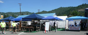 Riverfront Inn parking area booths, River Art Walk, Shady Cove, 2011